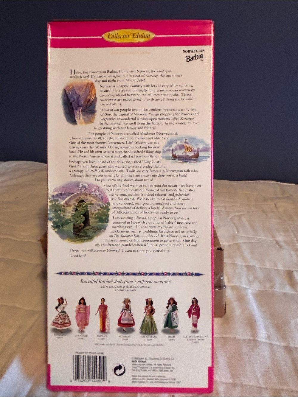 Vintage 1995 Norwegian Barbie Dolls of the World in Box Mattel Collector Edition - Picture 3 of 4